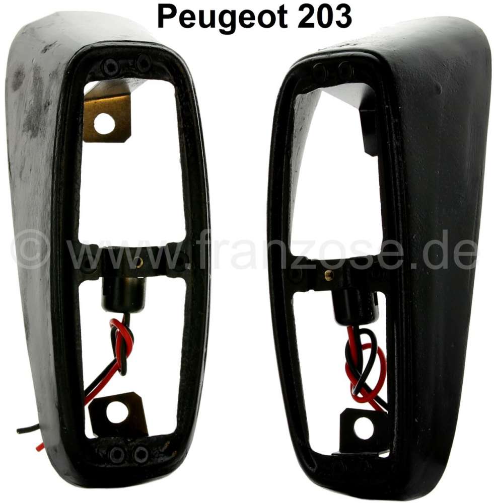 Peugeot - P 203, Rücklichtsockel aus Metall (2 Stück). Passend für Peugeot 203.