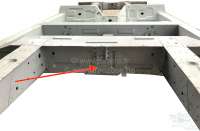 Renault - R4, Abdeckblech für die Quertraverse hinten im Chassis. Passend für Renault R4. Das Blec