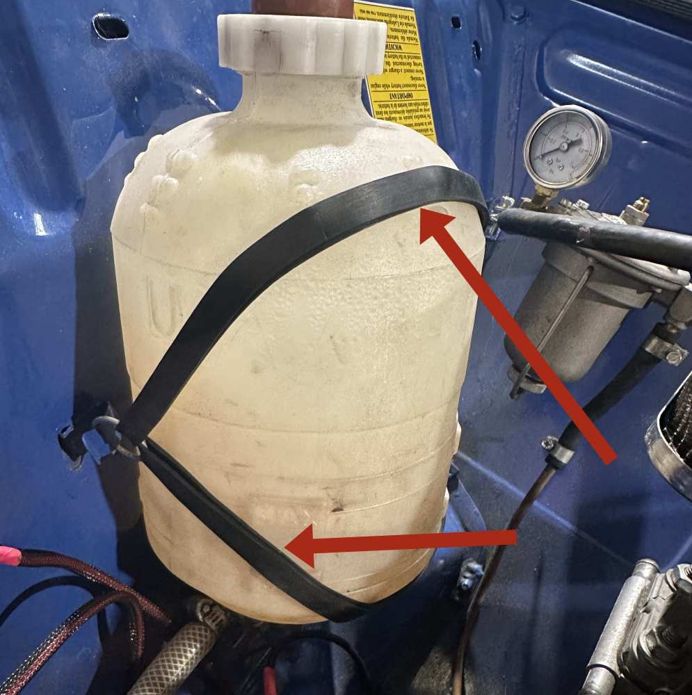 Renault - R4, radiator expansion tank: rubber bracket (rubber band) for mounting the radiator expans