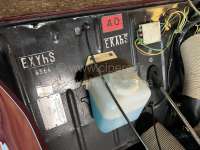 Citroen-2CV - Fuse box with lid. Color beige-grey. For 4 glass fuses. Inclusive the fixtures for the fus
