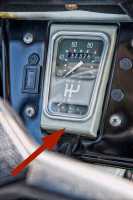 Peugeot - Speedometer small: Mounting base (plastic spacer base in grey) between speedometer and das