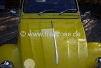 Peugeot - Bonnet, trim with mounting material. The trim fits on all Citroen 2CV bonnets starting fro