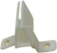 Renault - R16, clip for the front trim. Suitable for Renault 16. Or. No. 7700570503