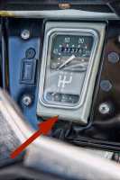 Renault - socle plastique sous compteur petit modèle, Citroën 2cv et Mehari, entretoise entre le c