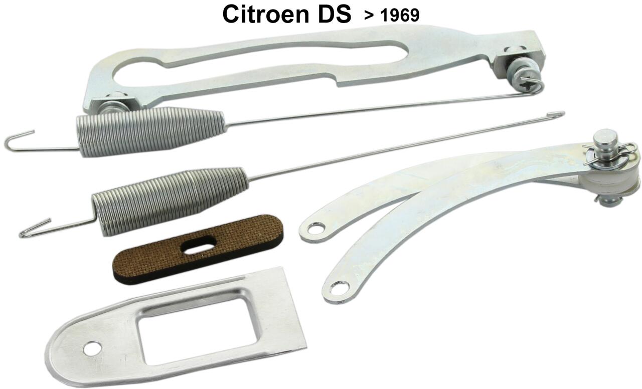 Türfangband, Komplettes Set für das Türfangband (pro Seite). Silber verzinkt. Passend für Citroen DS, bis Baujahr 1969.