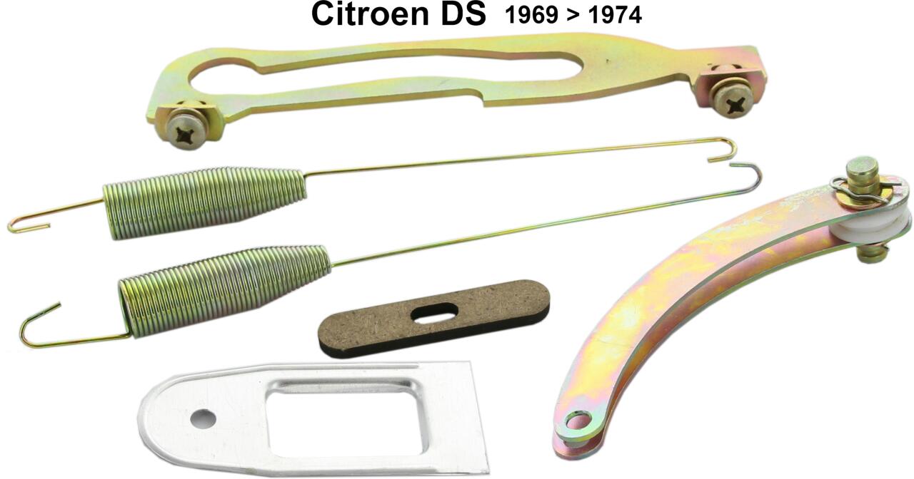Türfangband, Komplettes Set für das Türfangband (pro Seite). Gelb verzinkt. Passend für Citroen DS, von Baujahr 1969 bis 1974.