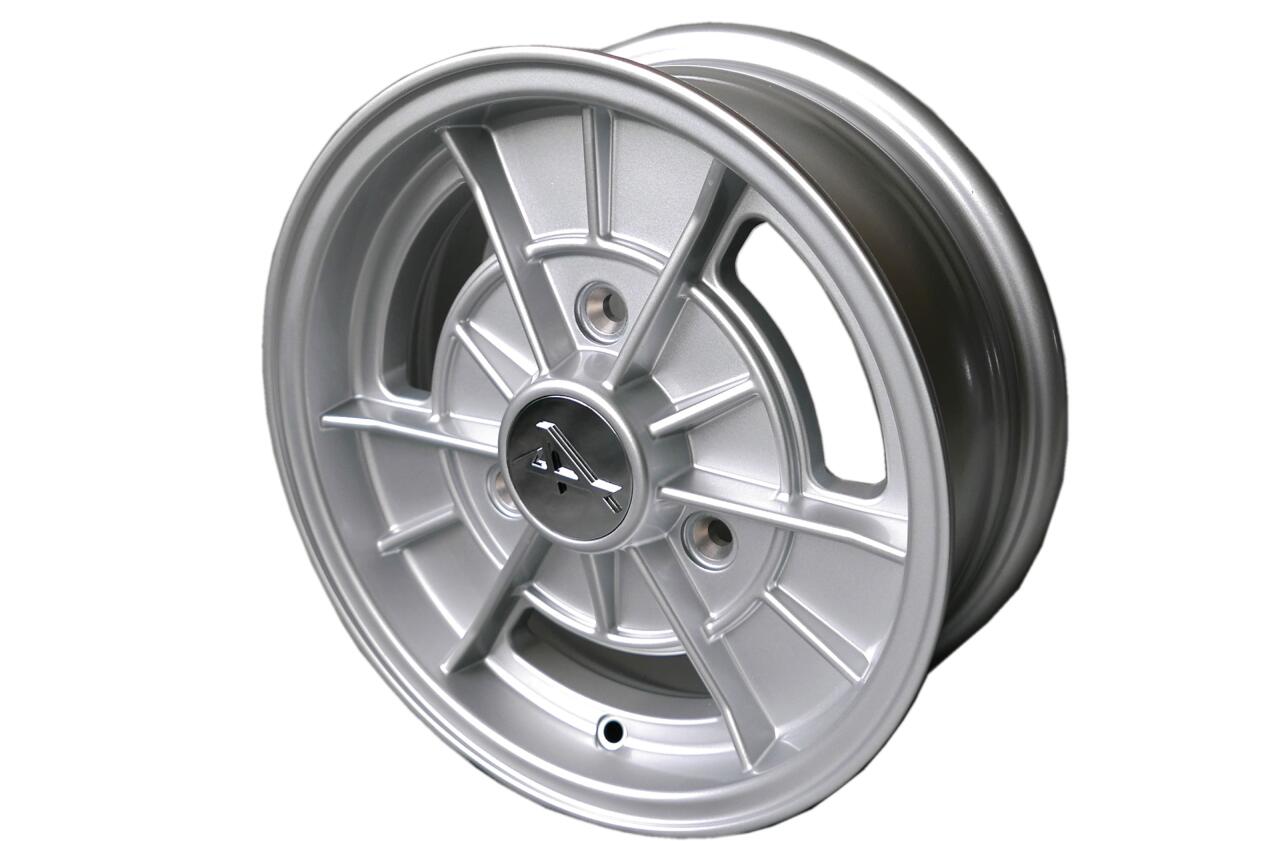 Felge Alpine Design. Größe: 5,0 x 13. Einpresstiefe: 24. Lochkreis: 3 x 150. Diese Felge im Alpine Design, silberne Front und Felgenbett