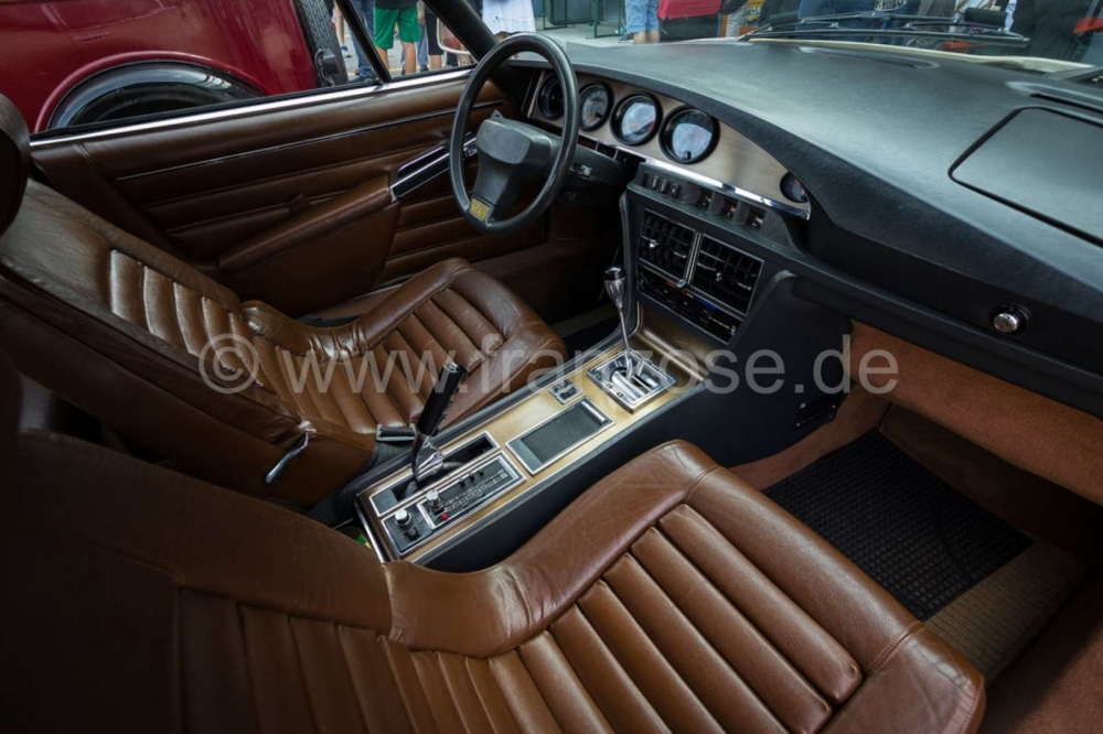 Citroen-DS-11CV-HY - SM, stoelhoezen voor en achter, incl. leer voor de deurpanelen.  Kleur: bruin leer. Geschi