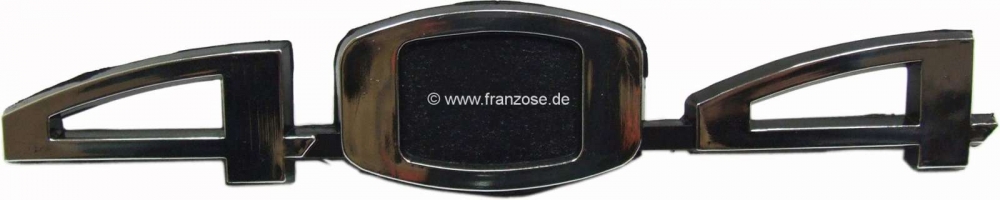 Peugeot - P 404, embleem van plastic!