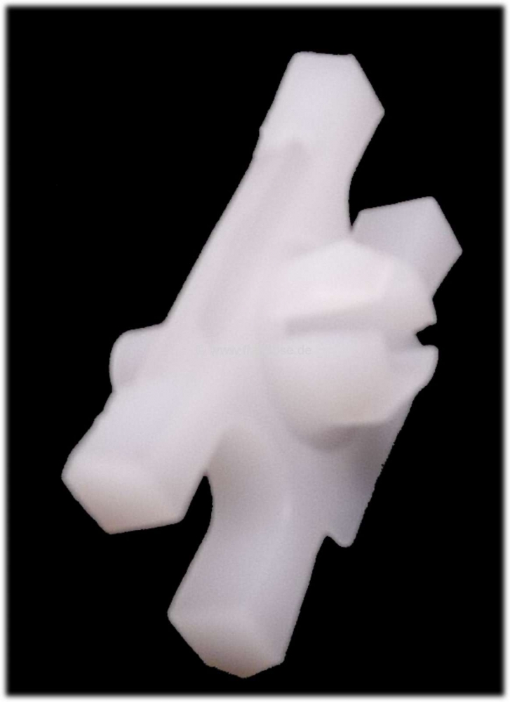 Renault - Clip voor sierlijst, geschikt voor Renault R4, R5, R16. Afmeting: 18x9mm. t= 2,5mm. Per st