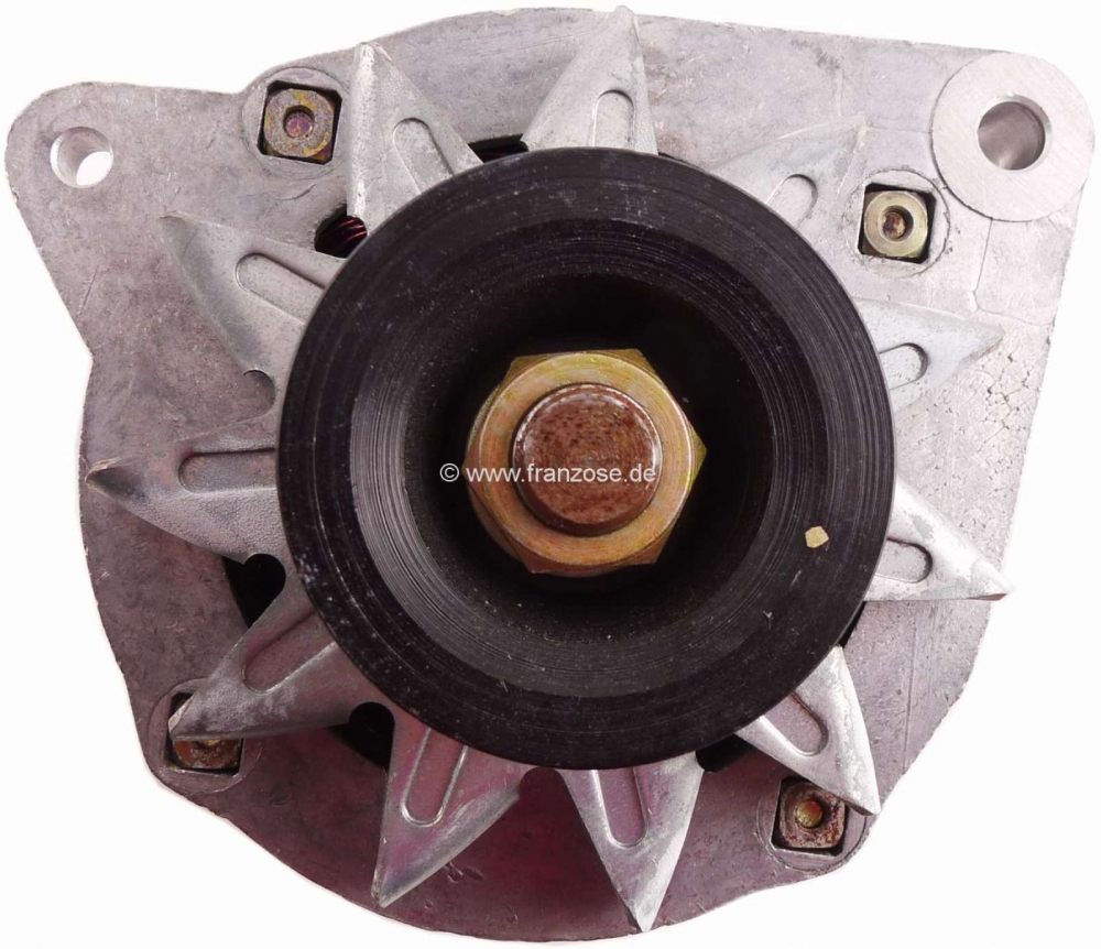 Renault - Dynamo Renault R5, van 1972 tot 1985. Externe dynamoregelaar. 12 volt. 50 ampère. Inbouwp