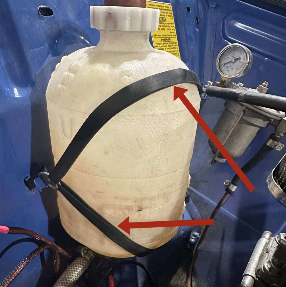 Renault - R4, radiator expansievat: Rubberen houder (rubberen band) voor het vasthouden van het radi