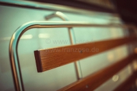 Citroen-2CV - Bagagerek achteraan gemaakt van gepolijst roestvrij staal, met houten sierlijsten. Afmetin