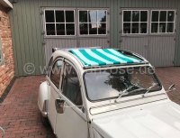 Alle - 2CV, groen-wit gestreepte luifel. Het zeil is gemonteerd met het dak open! De ommanteling 