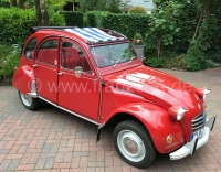 Citroen-2CV - 2CV, luifel donkerblauw (navy)-wit gestreept. Het zeil is gemonteerd met het dak open! De 