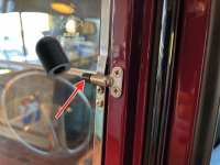 Citroen-2CV - 2CV, voorportierruit, afdekkap scharnier. Voor de scharnierende voorportierruit. Geschikt 