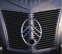 Citroen-2CV - 2CV oud, radiatorrooster, Citroen embleem van gegoten aluminium (alleen het embleem). Gesc