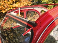 Citroen-2CV - 2CV, roldakbeugel, past linksboven op het voorruitframe en rechtsachter op de achtereindpl