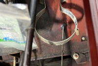 Citroen-2CV - Zwarte boetseerklei, bijvoorbeeld voor het afdichten van de voorruit van de Citroen DS. Af