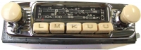 Renault - Radio Blaupunkt Frankfurt, ivoorkleurige bedieningsknoppen, met chromen rand, 6+12V, gerev