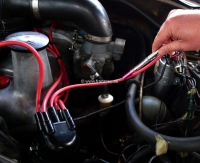 Peugeot - Ontstekingstester. Deze contactloze ontstekingstester controleert snel of er hoogspanning 