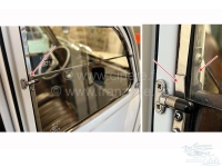 Citroen-2CV - 2CV, voorruit rechts. Achteraanslag voor het raamkozijn. Geschikt voor roestvrijstalen raa