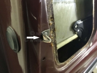 Citroen-DS-11CV-HY - Bevestigingsclip voor de voorste deurpanelen. Geschikt voor Citroën DS. Gemaakt van roest