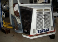 Citroen-DS-11CV-HY - Zijpaneel linksvoor compleet (neus links). Gemaakt door Frenchman. Het plaatwerk is gerepr