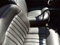 Peugeot - P 404C, stoelhoezen (2x voorbank, 1x achterbank). Kleur: zwart kunstleer. Geschikt voor Pe