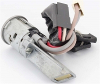 Renault - P 604. contactslot. Geschikt voor Peugeot 604, tot bouwjaar 03.07.1977. 2x aansluitstekker