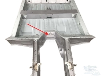 Renault - R4, middendeel van het schutbord aan de voorkant van het chassis. Geschikt voor Renault R4