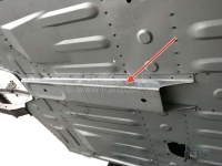 Renault - R4, verstevigende dwarsbalk op de vloer (op het chassis). Geschikt voor Renault R4. Het pl